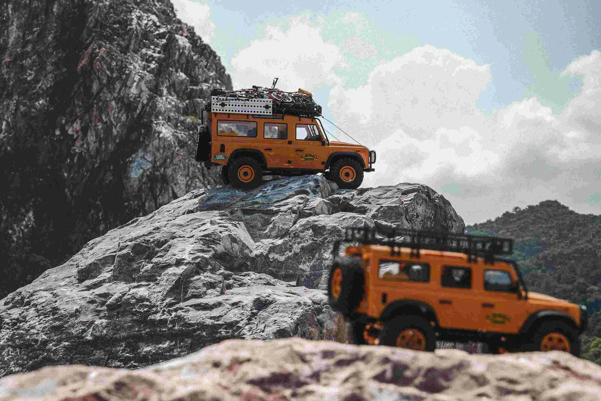 FMS 1:10 FCX10 Land Rover Defender RS Yellow