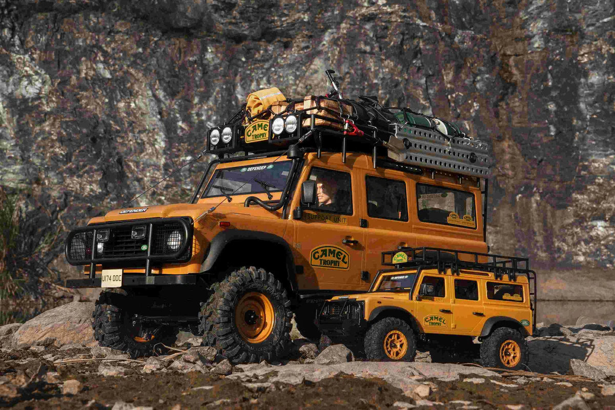 FMS 1:10 FCX10 Land Rover Defender RS Yellow