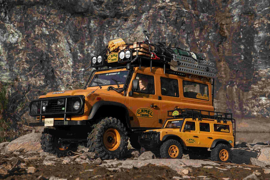 FMS 1:10 FCX10 Land Rover Defender RS Yellow